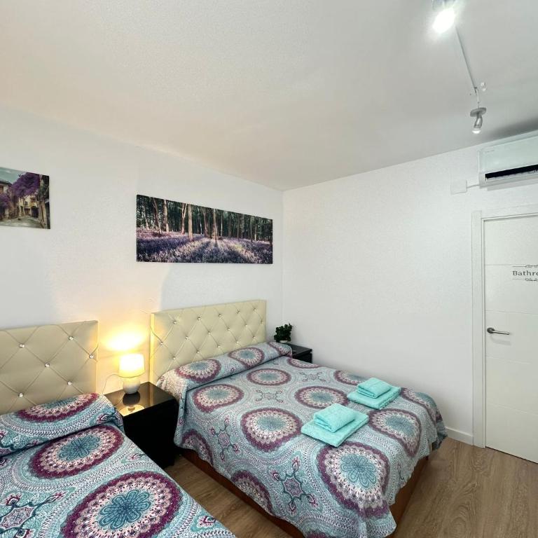 Rooms in Apartment Borrell - Triple Room with Private Bathroom - 2