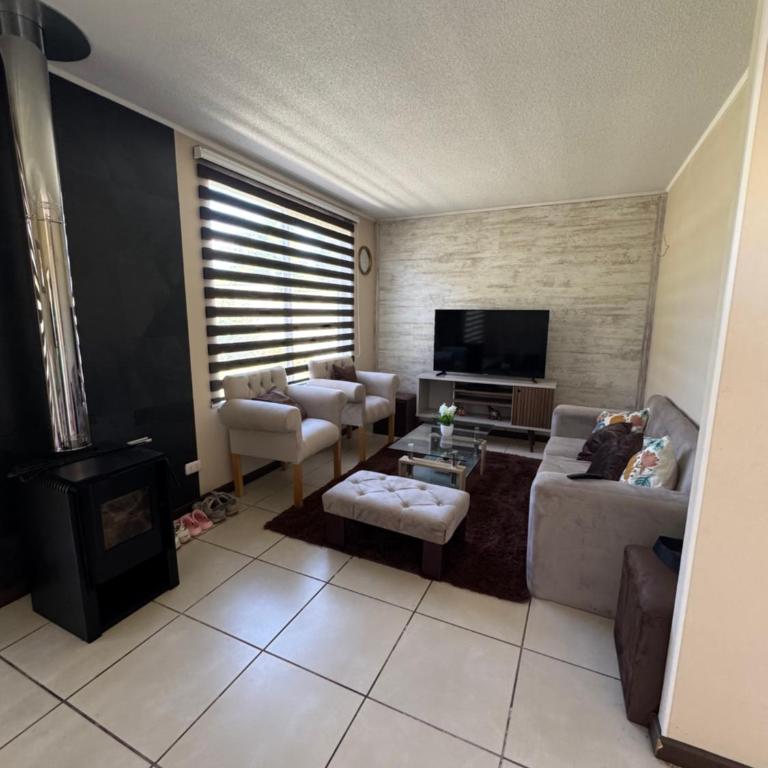 Casa Pucon con vista al Volcan - Three-Bedroom House - 2