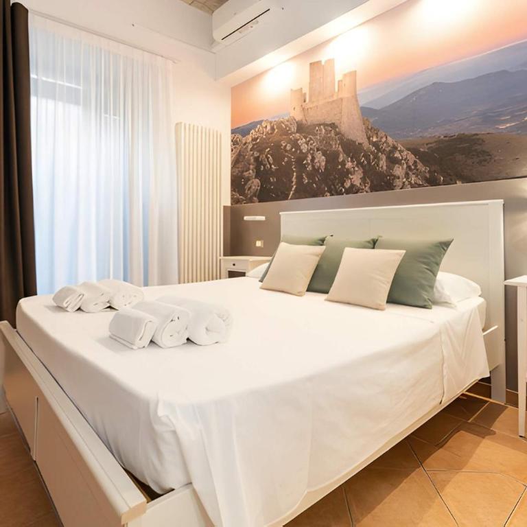 Heart of Pescara Elegant Suites - Chic Suites in Pescara Center & 2 steps from Sea - AC & Wifi - Camera Matrimoniale con Bagno Privato - 6