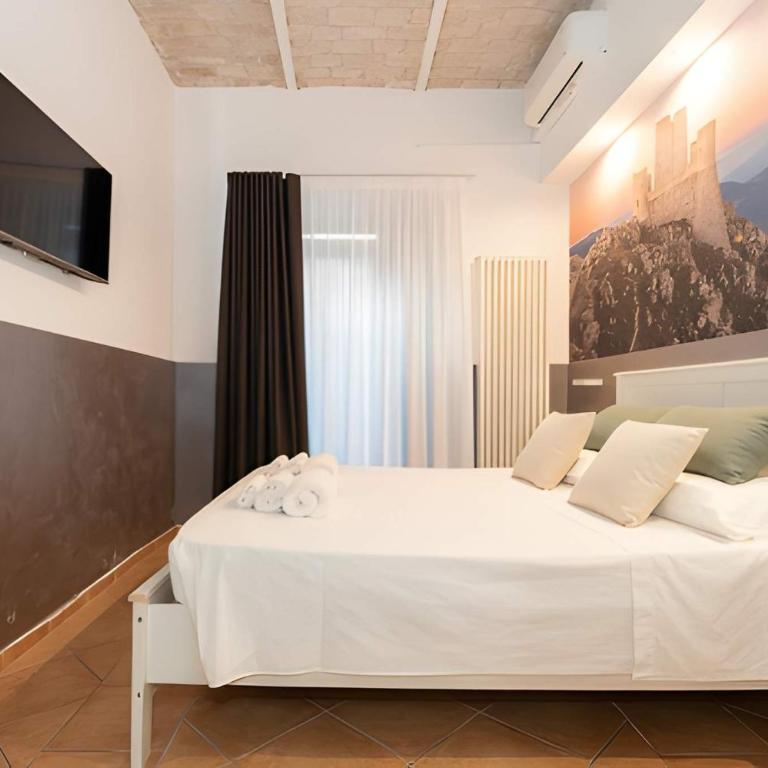 Heart of Pescara Elegant Suites - Chic Suites in Pescara Center & 2 steps from Sea - AC & Wifi - Camera Matrimoniale con Bagno Privato - 8