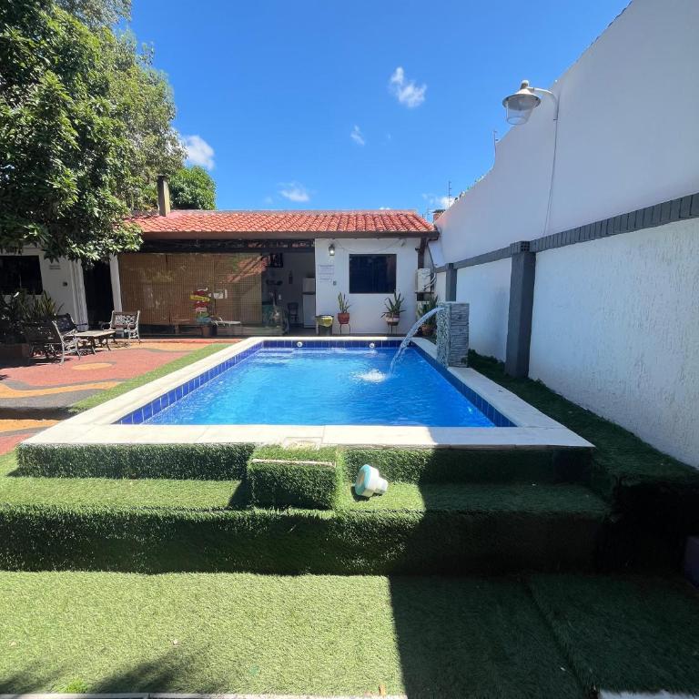 Casa con Piscina y Quincho a 8 min del aeropuerto - Two-Bedroom Villa - 8