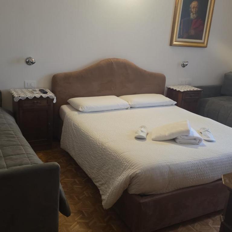 ROOMS CA' TUNIN- ideale per il Trenino Rosso- a pochi minuti a piedi dalla stazione - Dreibettzimmer mit eigenem Bad - 2