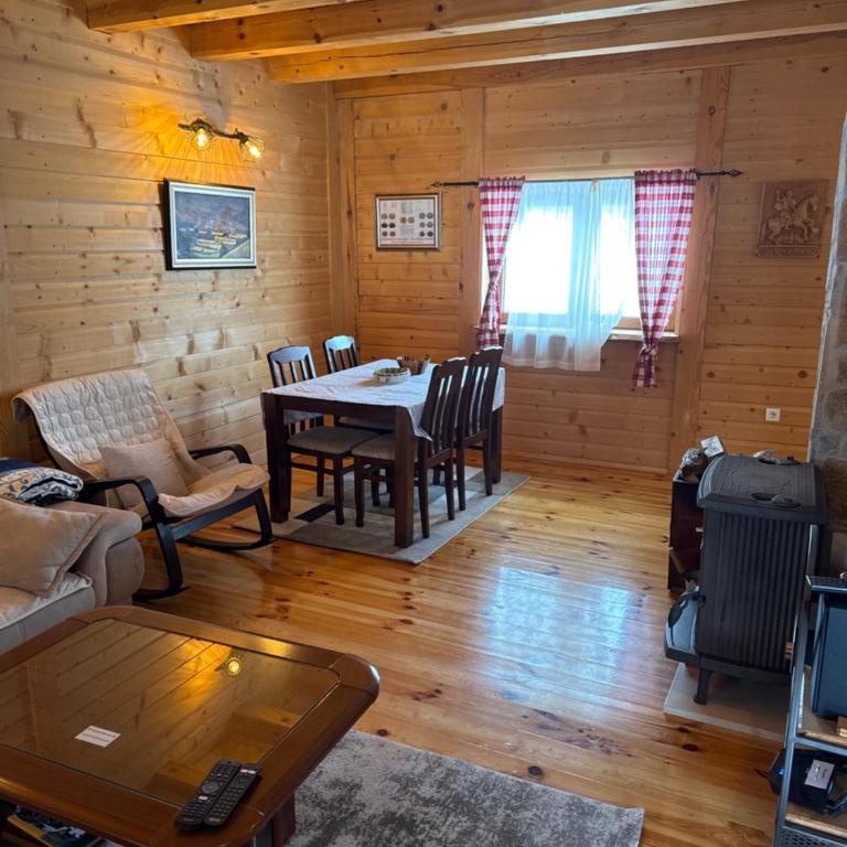 Vacation Home Andjelic - Three-Bedroom House - 8