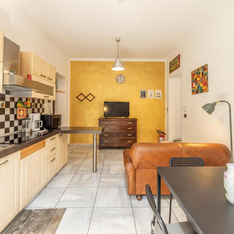 AmaTan Cairoli 32-Apt 2 Camere-Centro Torino-Terrazzino -AC- - Appartamento con 2 Camere da Letto e Balcone - 4