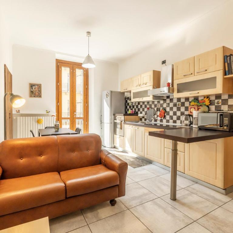 AmaTan Cairoli 32-Apt 2 Camere-Centro Torino-Terrazzino -AC- - Appartamento con 2 Camere da Letto e Balcone - 3