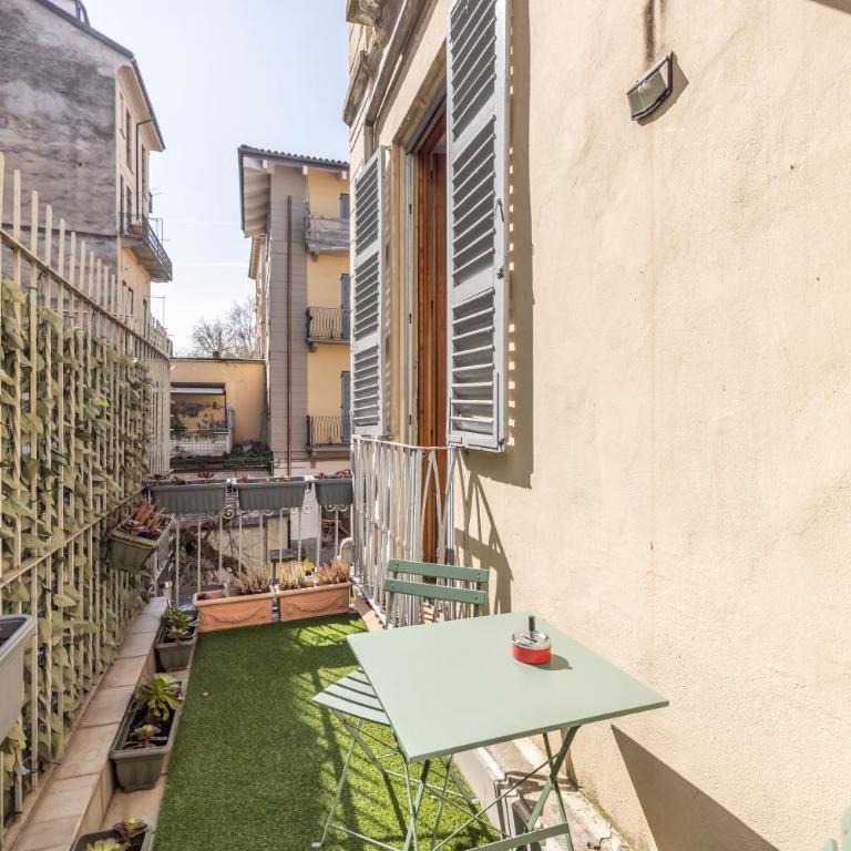 AmaTan Cairoli 32-Apt 2 Camere-Centro Torino-Terrazzino -AC- - Appartamento con 2 Camere da Letto e Balcone - 2