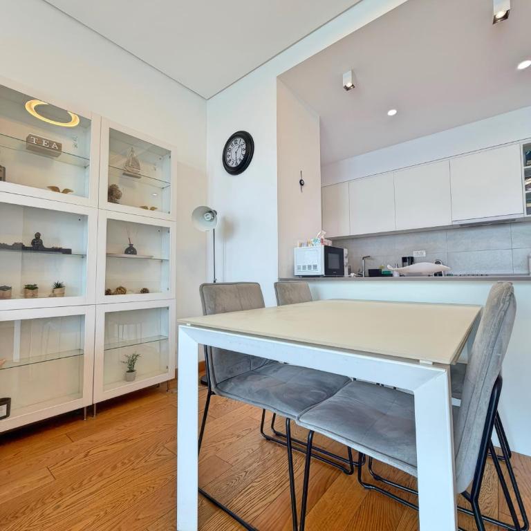 BW Residences - Gym & Pool - Two-Bedroom Apartment - 10