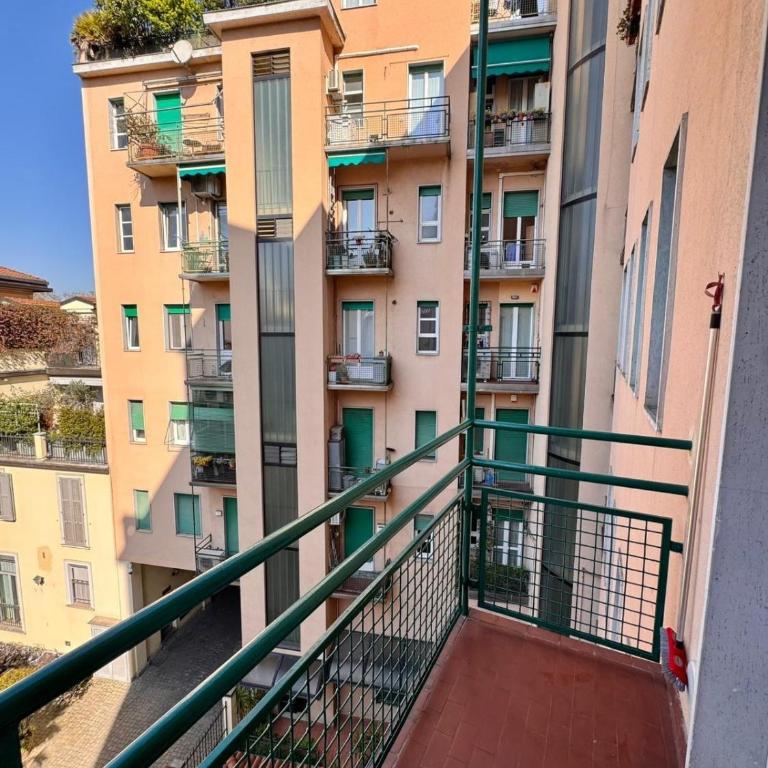 Corso Garibaldi 73 - Appartamento Standard con 2 Camere da Letto - 28