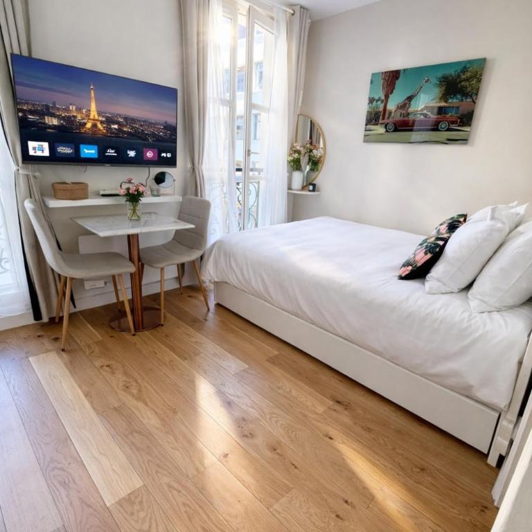 Marais Studio BHV Hôtel de Ville - One-Bedroom Apartment - 1