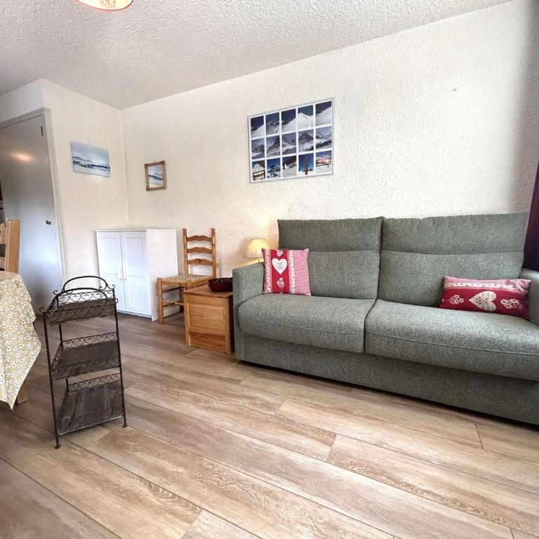 Studio avec coin montagne - 4 pers, à 100m des télécabines, piscine, parking, casier à ski - Appartement 1 Chambre - 22