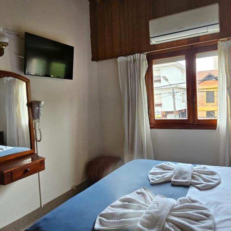 Hotel Riviera - Standard Quadruple Room - 4