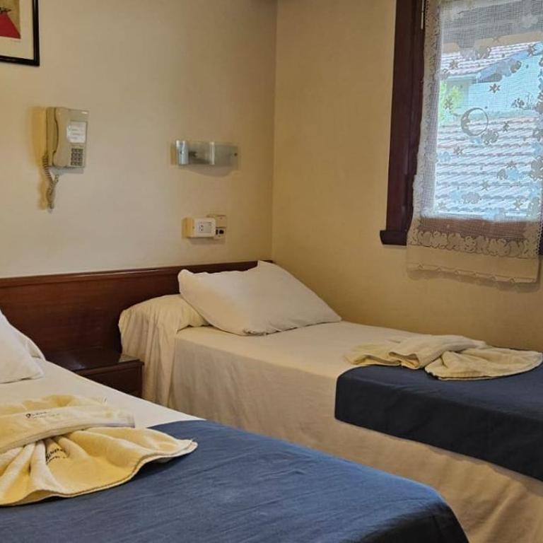 Hotel Riviera - Standard Family Room - 3