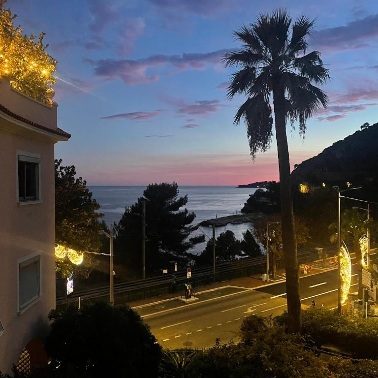 Ezevacances Studio Capuccino vue mer 5 mn plage 7 mn gare Wifi - Studio with Sea View - 23