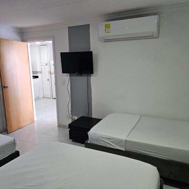 "LOW COST" Conquistador-Laguito - Apartment with Balcony - 8