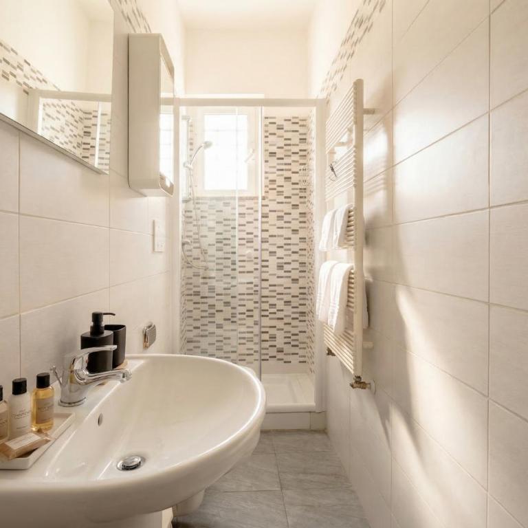 CarmenLeo-Central Accommodation with Patio - Appartamento - 9