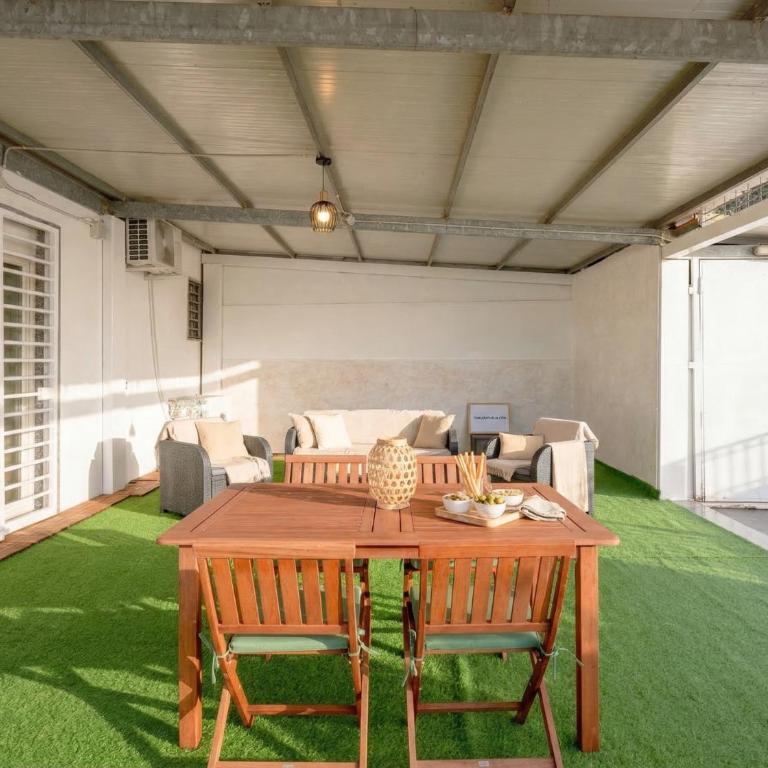 CarmenLeo-Central Accommodation with Patio - Appartamento - 5