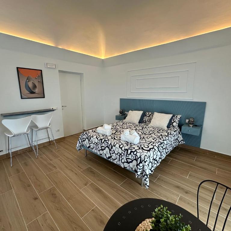 Umbrella Street Home - One-Bedroom Apartment - 10