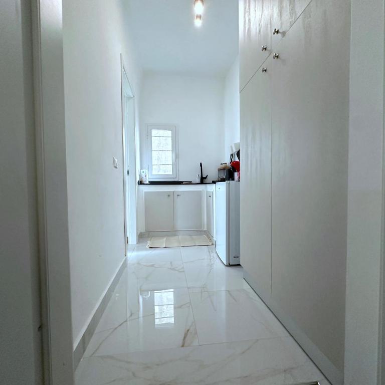Umbrella Street Home - One-Bedroom Apartment - 16