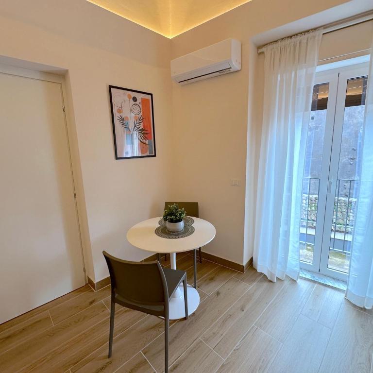 Umbrella Street Home - One-Bedroom Apartment - 15