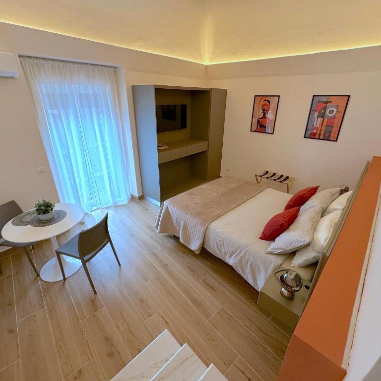 Umbrella Street Home - One-Bedroom Apartment - 1