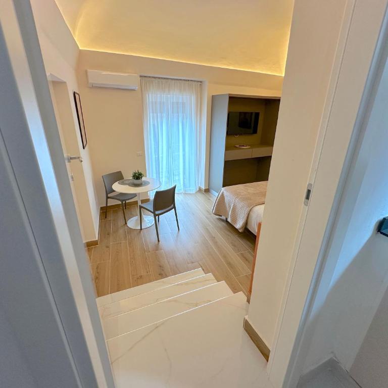 Umbrella Street Home - One-Bedroom Apartment - 7