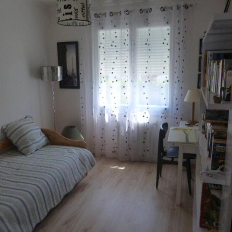 Appartement lumineux avec jardin privatif - Two-Bedroom Apartment - 25