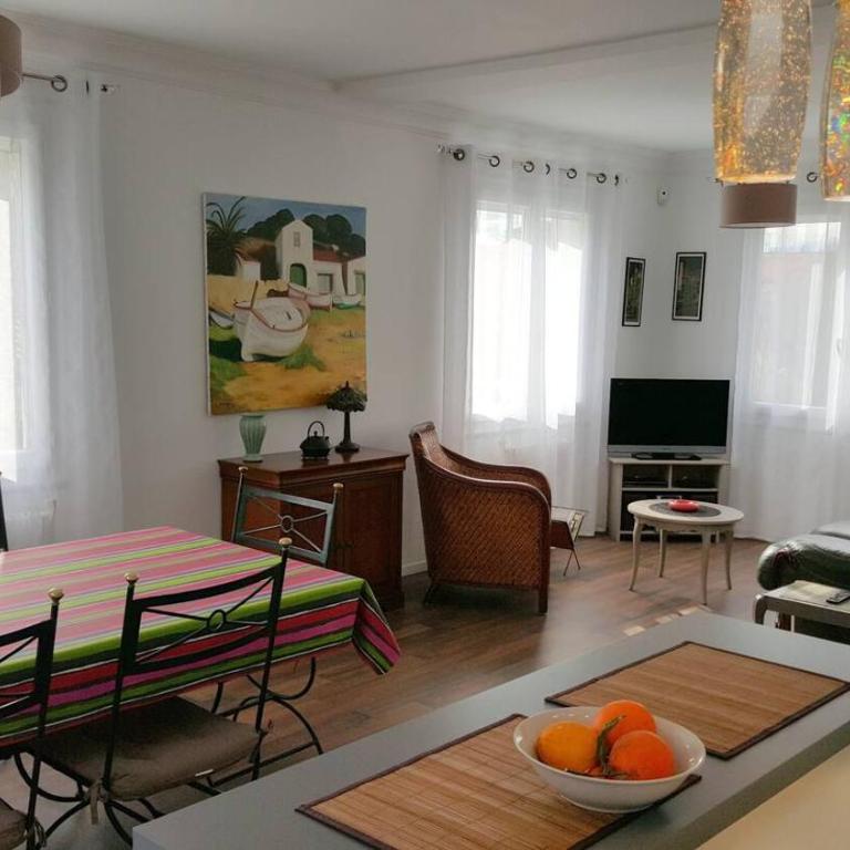Appartement lumineux avec jardin privatif - Two-Bedroom Apartment - 15