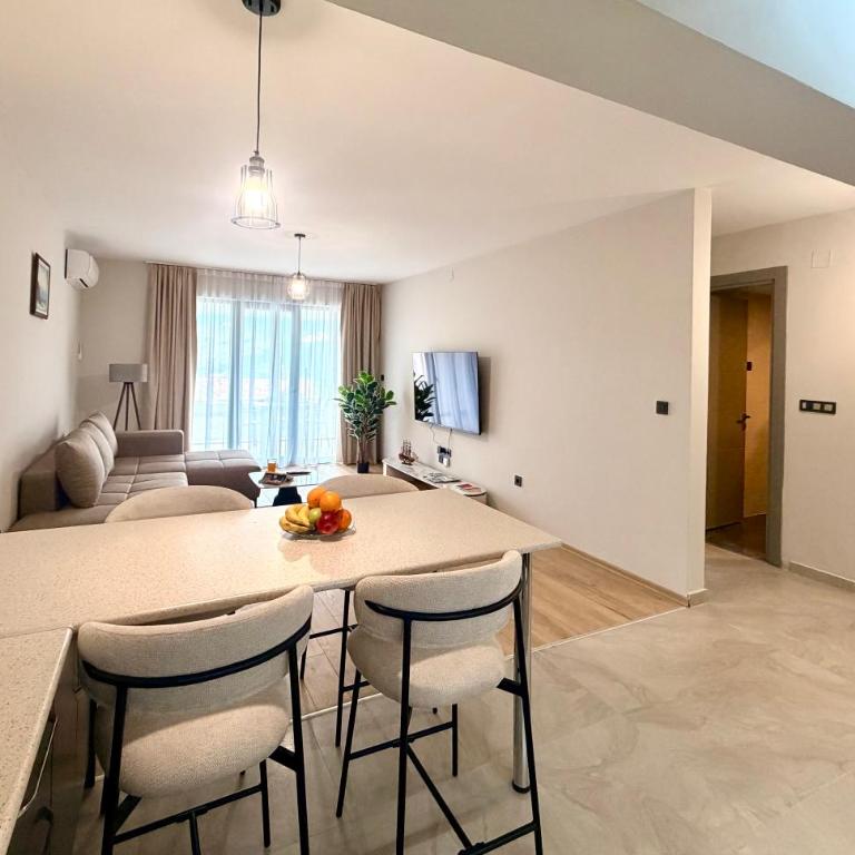 Maris Apartment - One-Bedroom Apartment - 8