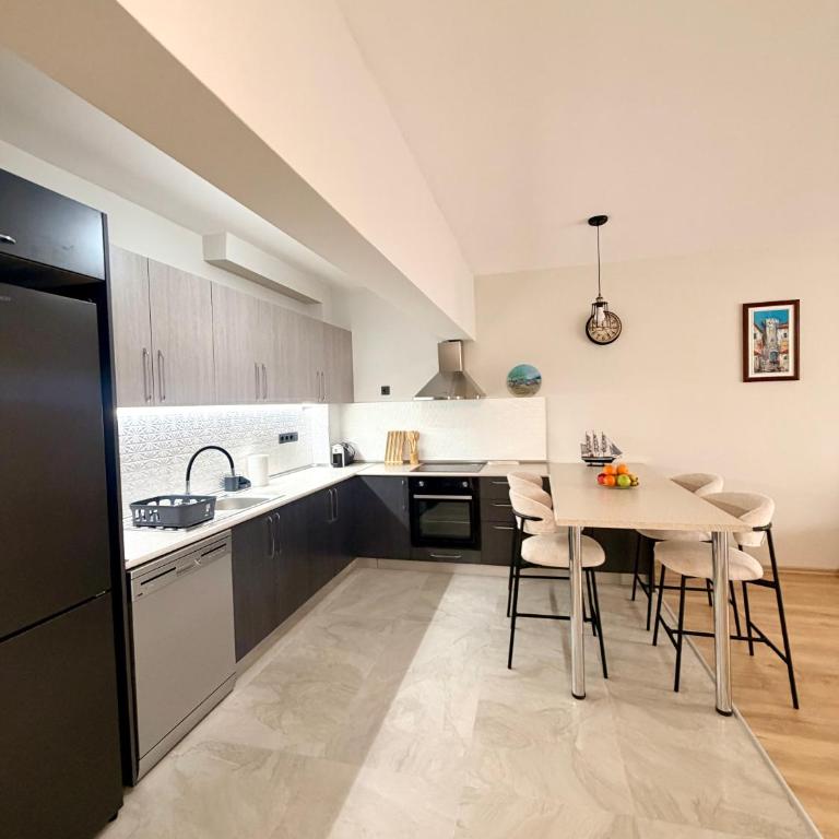 Maris Apartment - One-Bedroom Apartment - 16