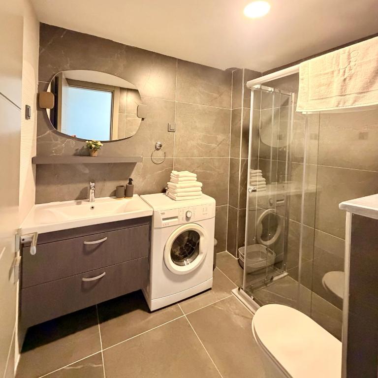 Maris Apartment - One-Bedroom Apartment - 17