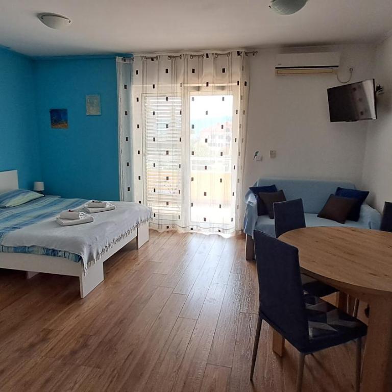 Apartments Viktoria - Family Studio - 8