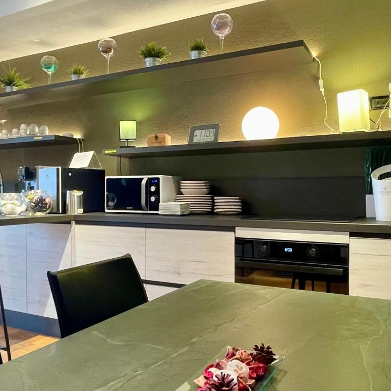 Martini Castello Boutique Rooms - Three-Bedroom Premium Apartment - 36