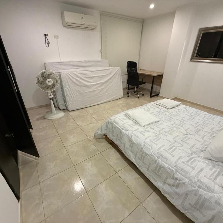 APTO ESTUDIO AMPLIO - zona central, Valledupar - Apartamento Estudio con cama grande - 1