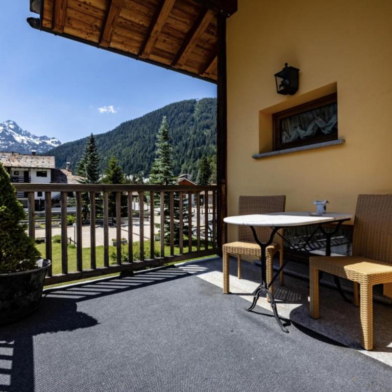 Hotel Letterario Locanda Collomb - Camera Matrimoniale Budget - 4