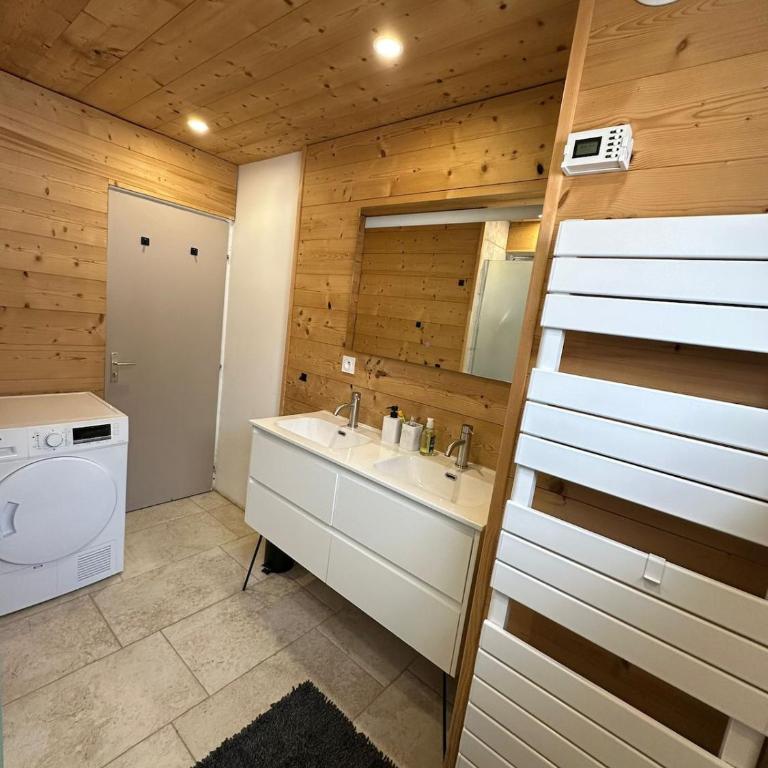 Appartement spacieux et confortable proche du centre avec terrasse - Apartment mit 2 Schlafzimmern - 21