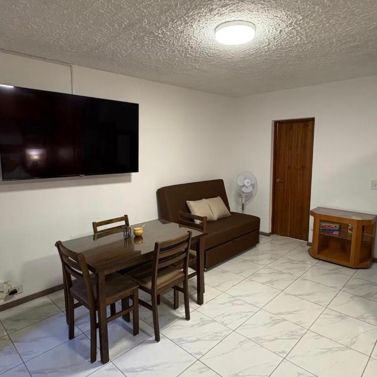 Cozy 1-Bedroom Apt for 4 in Central Miraflores - One-Bedroom Apartment - 9
