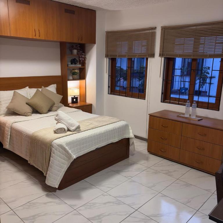 Cozy 1-Bedroom Apt for 4 in Central Miraflores - One-Bedroom Apartment - 2