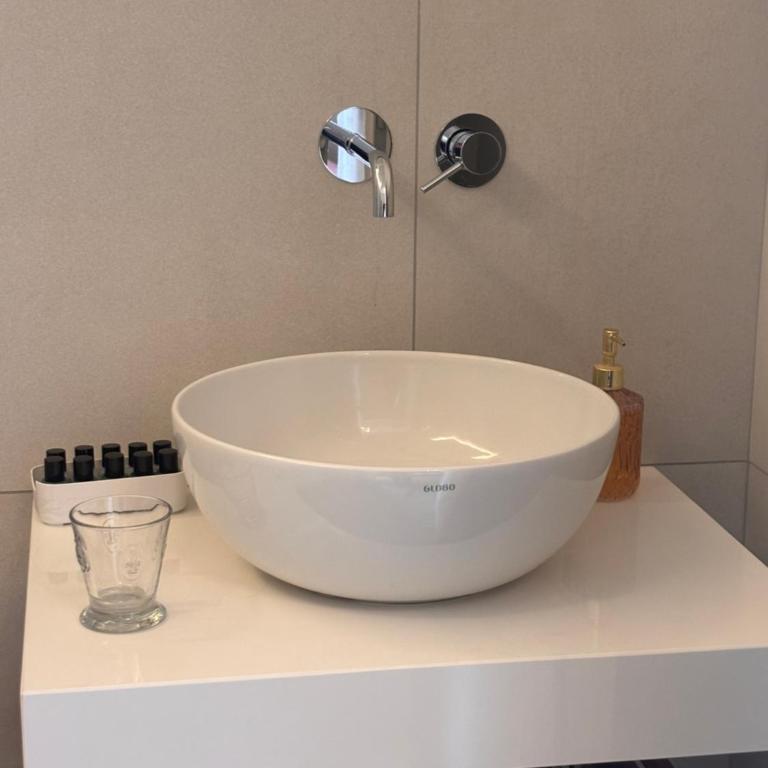 IL MASTIO Panoramic GUESTHOUSE - Vista Mare Napoli Centro - Deluxe Double Room with Balcony and Sea View - 8