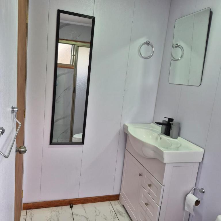 Cabaña Familia - Four-Bedroom Vacation Home - 6