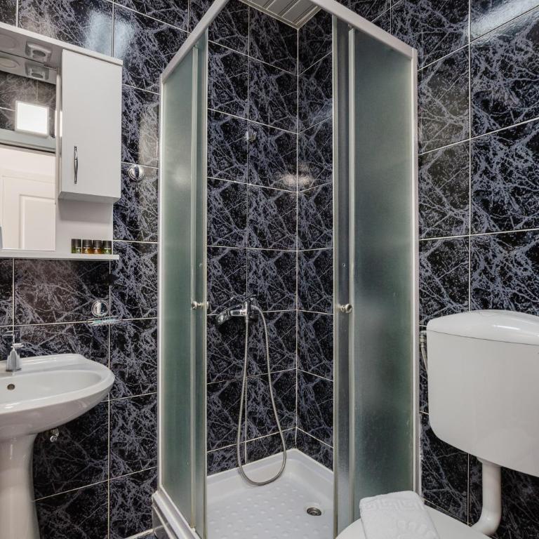 Hotel Azzurro - Superior Triple Room with Sea View - 8