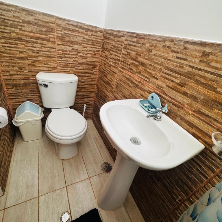 Huanchaco House - Double Room with Private Bathroom - 34