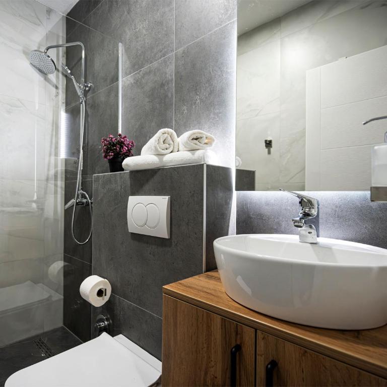 Boutique Hotel Una - Dvokrevetna Soba sa Bračnim Krevetom - 8