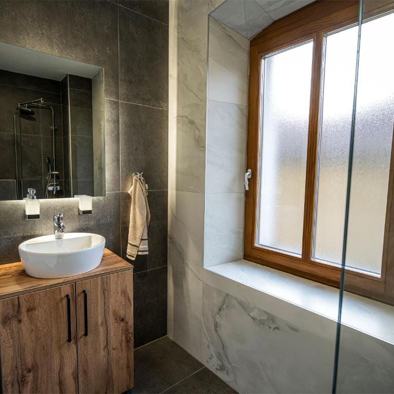Boutique Hotel Una - Dvokrevetna Soba sa Bračnim Krevetom - 12