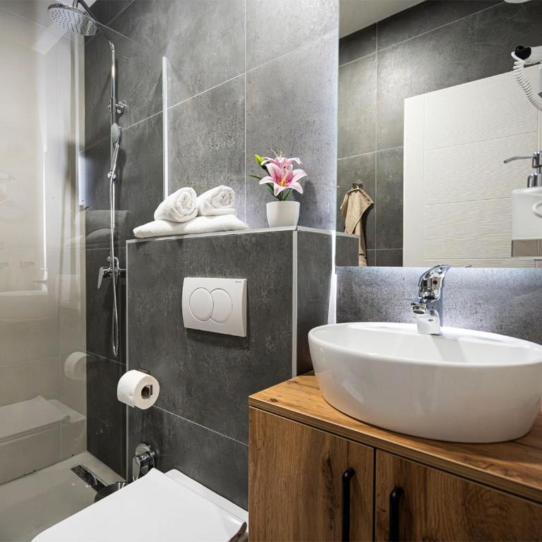 Boutique Hotel Una - Dvokrevetna Soba sa Bračnim Krevetom - 15