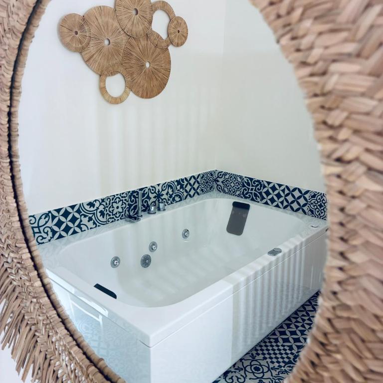 Disíu Apartment con jacuzzi in pieno centro - Two-Bedroom Apartment with Sea View - 7