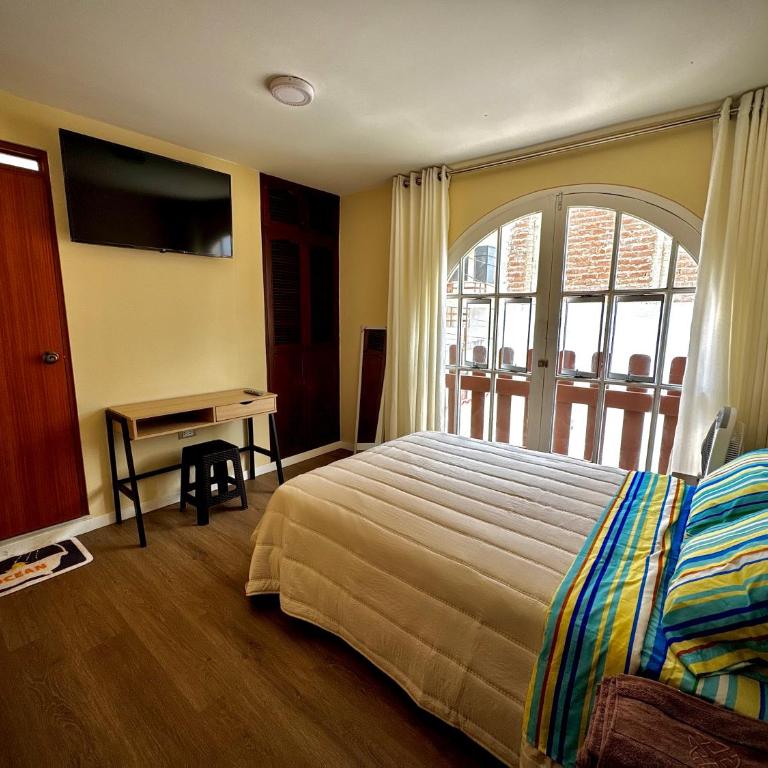 Huanchaco House - Double Room with Private Bathroom - 33