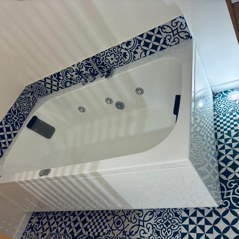 Disíu Apartment con jacuzzi in pieno centro - Two-Bedroom Apartment with Sea View - 6