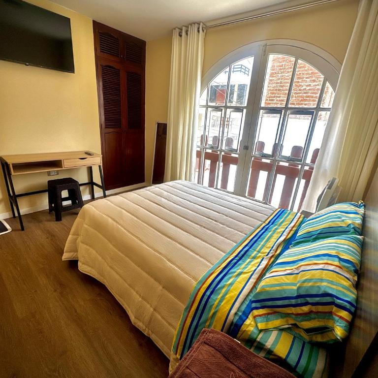 Huanchaco House - Double Room with Private Bathroom - 30