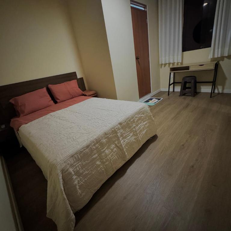 Huanchaco House - Double Room with Private Bathroom - 24