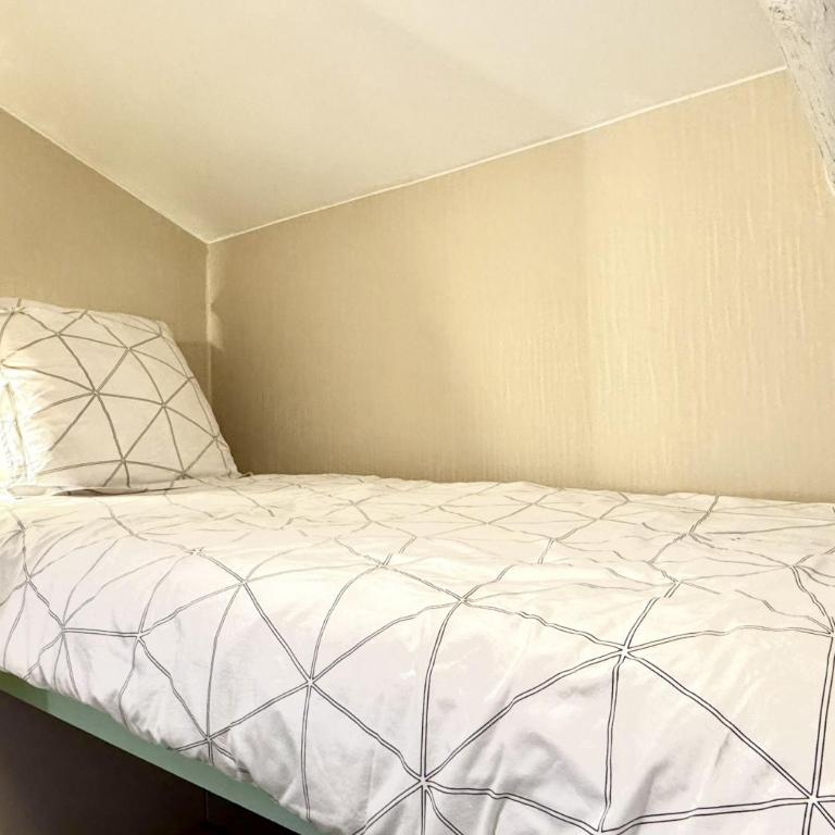 Duplex Cosy au Cœur du Vieux-Nice - Appartement 2 Chambres - 16